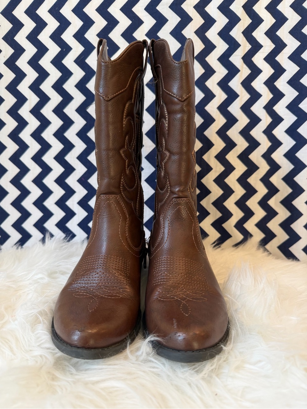 Girls Brown Boots - Picture 3 of 8